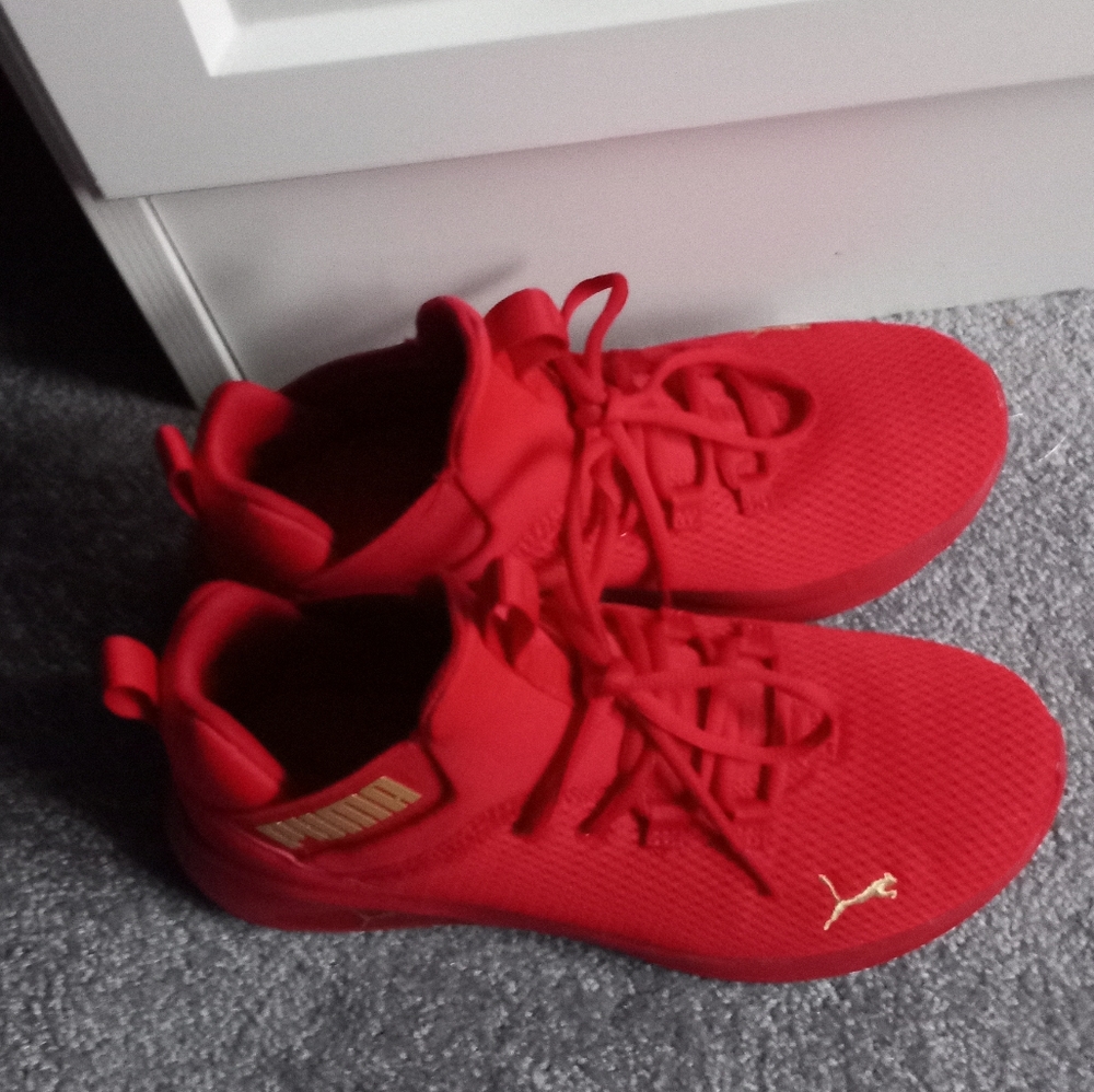 Puma Tennis Shoes/ Sneakers